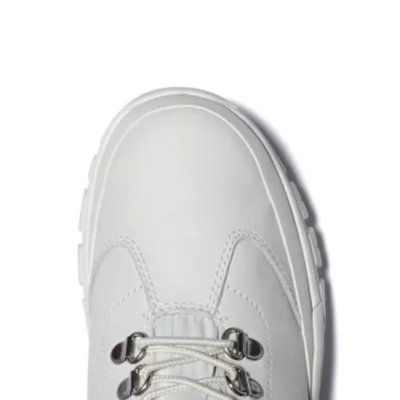 Timberland White Winter Boots with Chunky Sole - Picture 3 of 7
